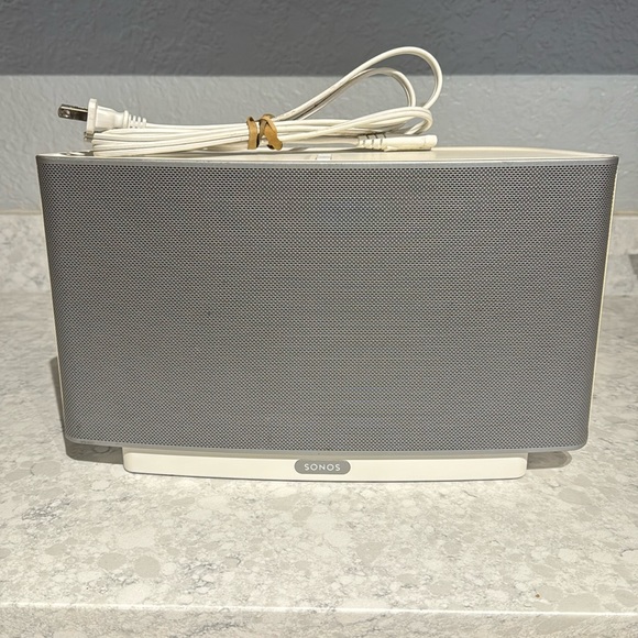 Sonos play 5 white (2015) WORKS! - Picture 1 of 6